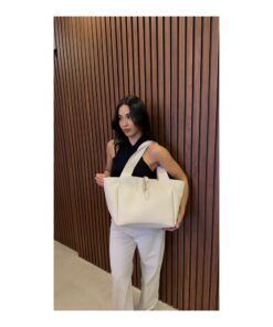 Alternative view of Bolsa Feminina Tote Grande Trancada Intrecciato Logo Dourado
